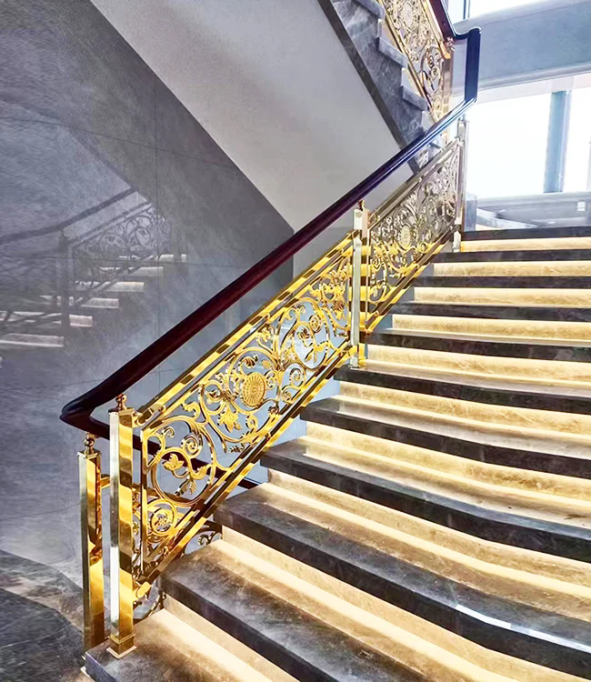 In che modo una ringhiera per scale migliora la sicurezza e lo stile nell'architettura moderna?